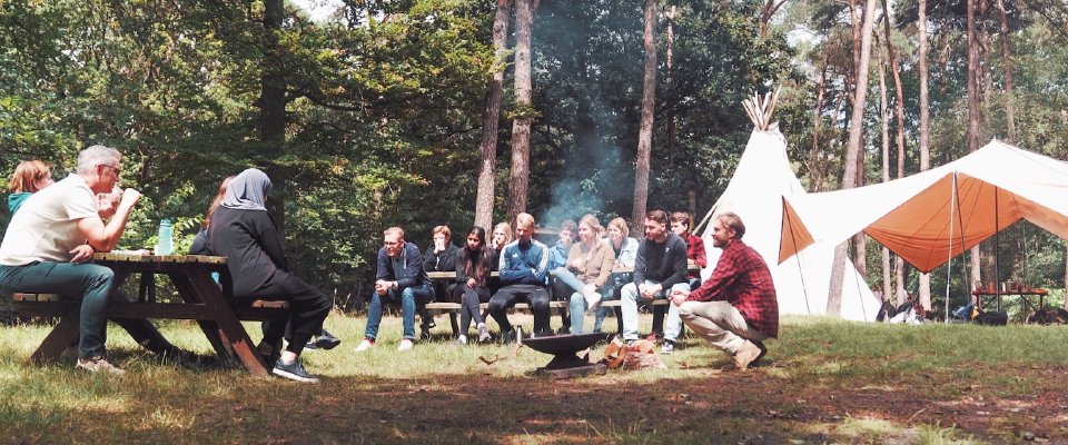 Unique corporate events in the forests near Breda, focused on connection and team building.