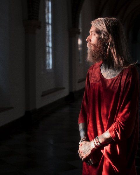 Een vijfdaagse verdiepende wandeltocht door de natuurgebieden van onze zuidergrens, inclusief een tweedaagse stilteretraite in het trappistenklooster Abdij Koningshoeven.